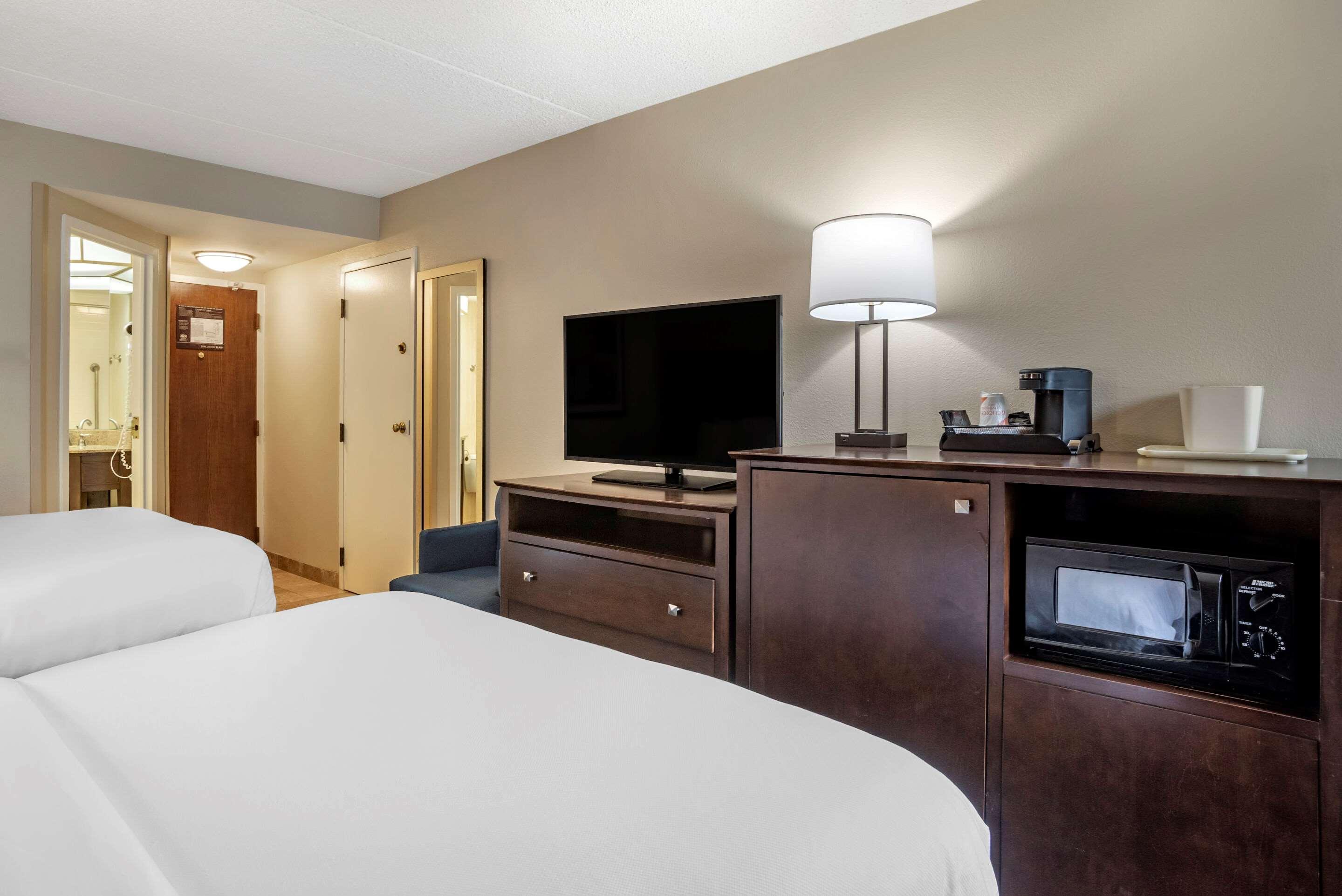 Comfort Inn & Suites Newark - Wilmington Экстерьер фото