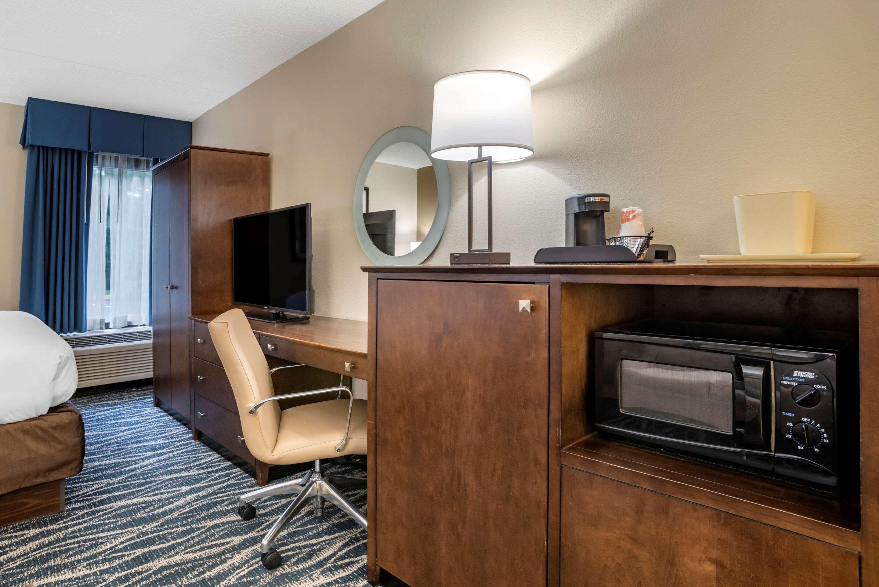 Comfort Inn & Suites Newark - Wilmington Экстерьер фото