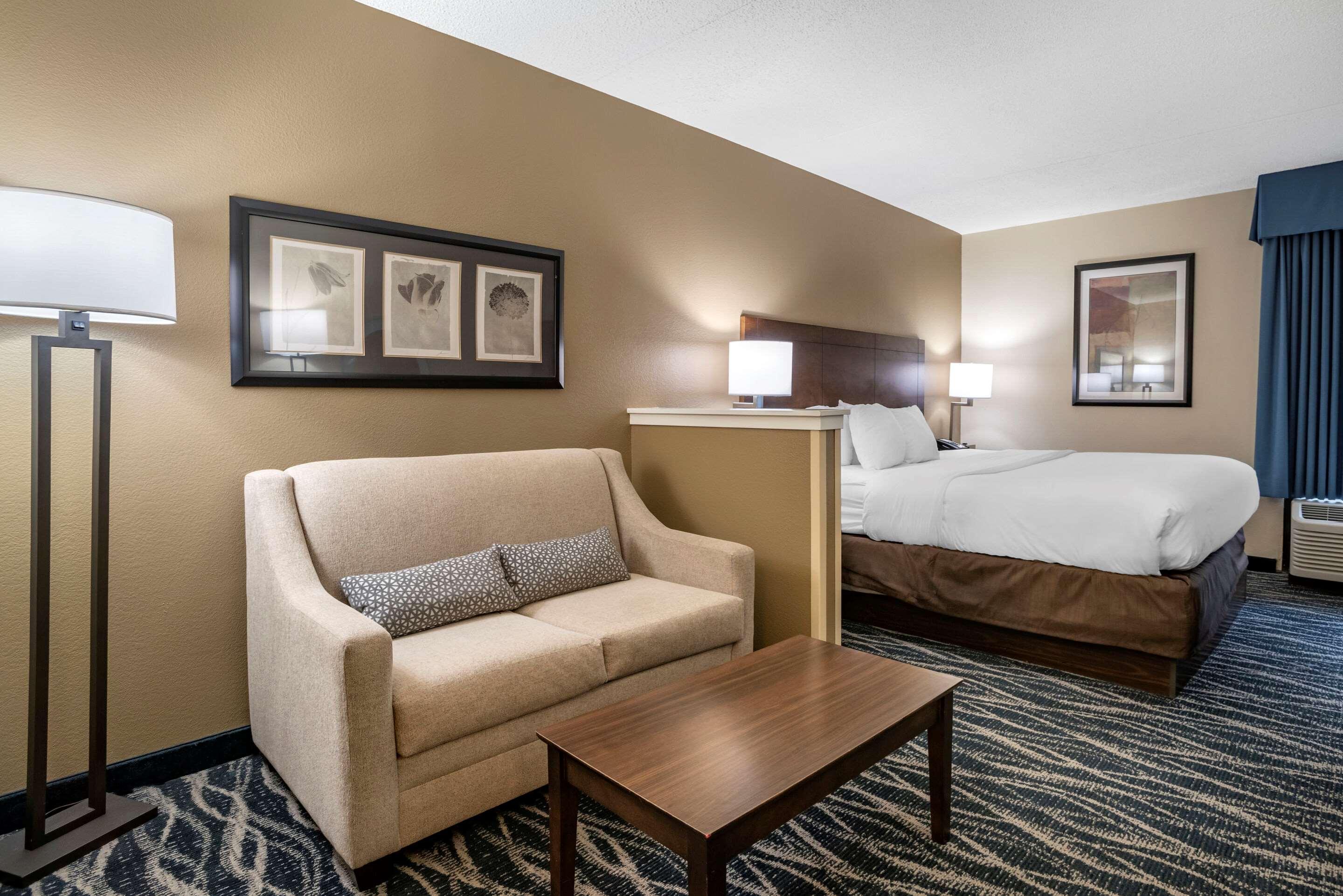 Comfort Inn & Suites Newark - Wilmington Экстерьер фото