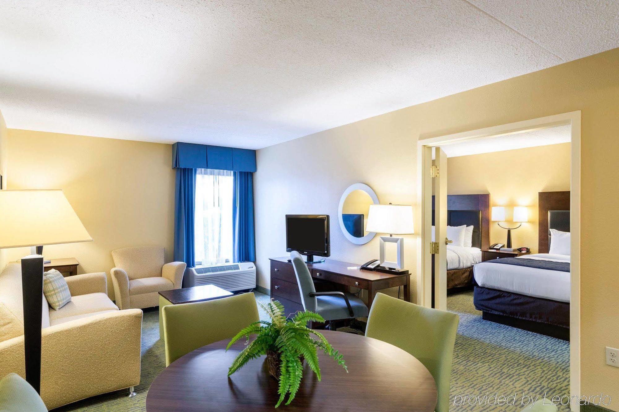 Comfort Inn & Suites Newark - Wilmington Экстерьер фото